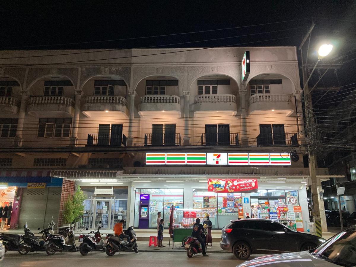Moocoworking Hotell Loei Exteriör bild