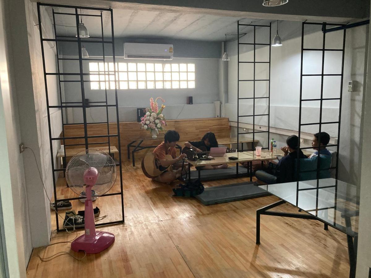 Moocoworking Hotell Loei Exteriör bild