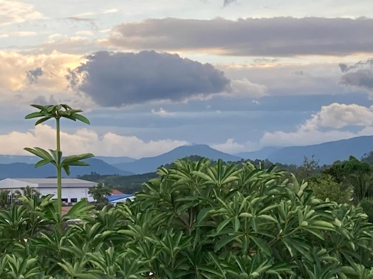 Moocoworking Hotell Loei Exteriör bild